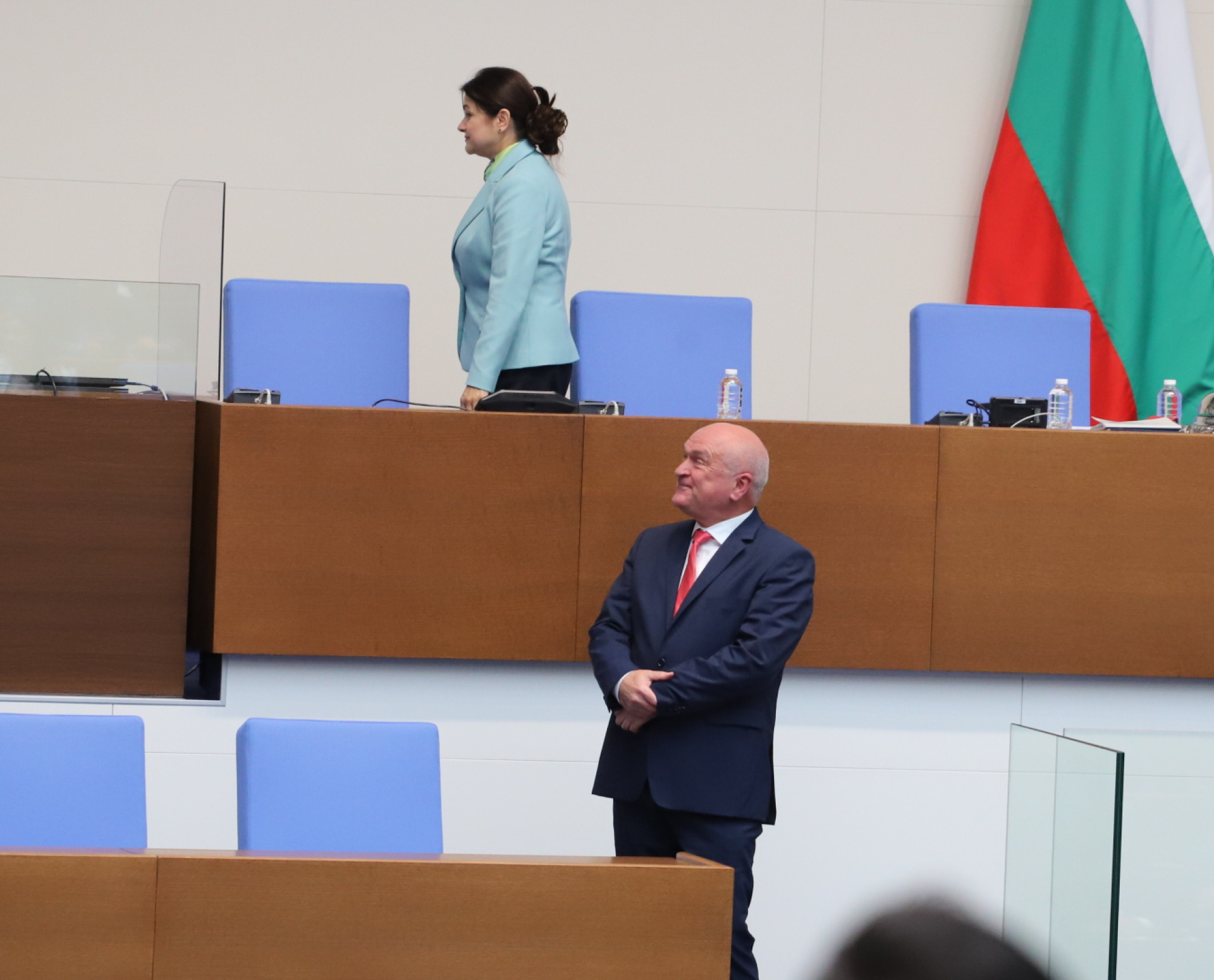 На извънредното заседание на НС: Нов депутат се закле преди края на мандата БЛИЦ TV