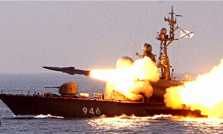 Капитан от ВМС на Украйна: Русия може да изстреля едновременно 80 ракети "Калибър"