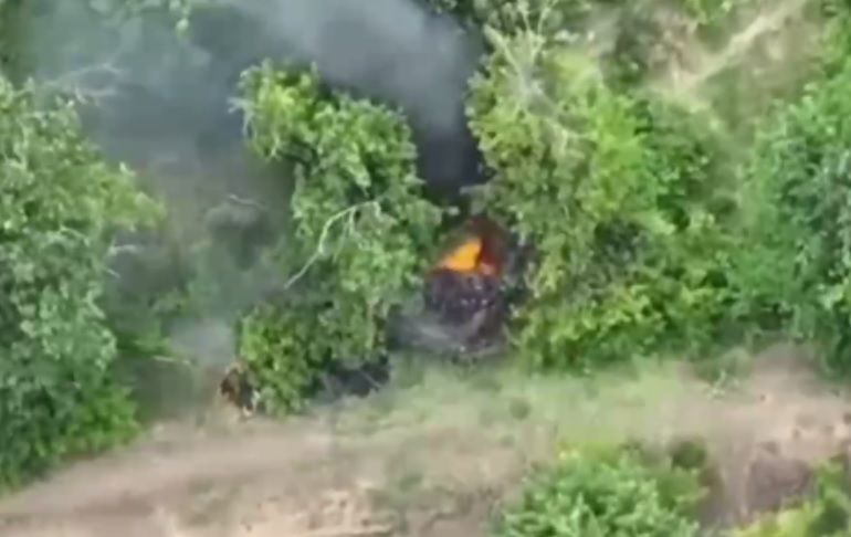 Дрон на ВСУ порази рядка руска САУ "Хоста" ВИДЕО