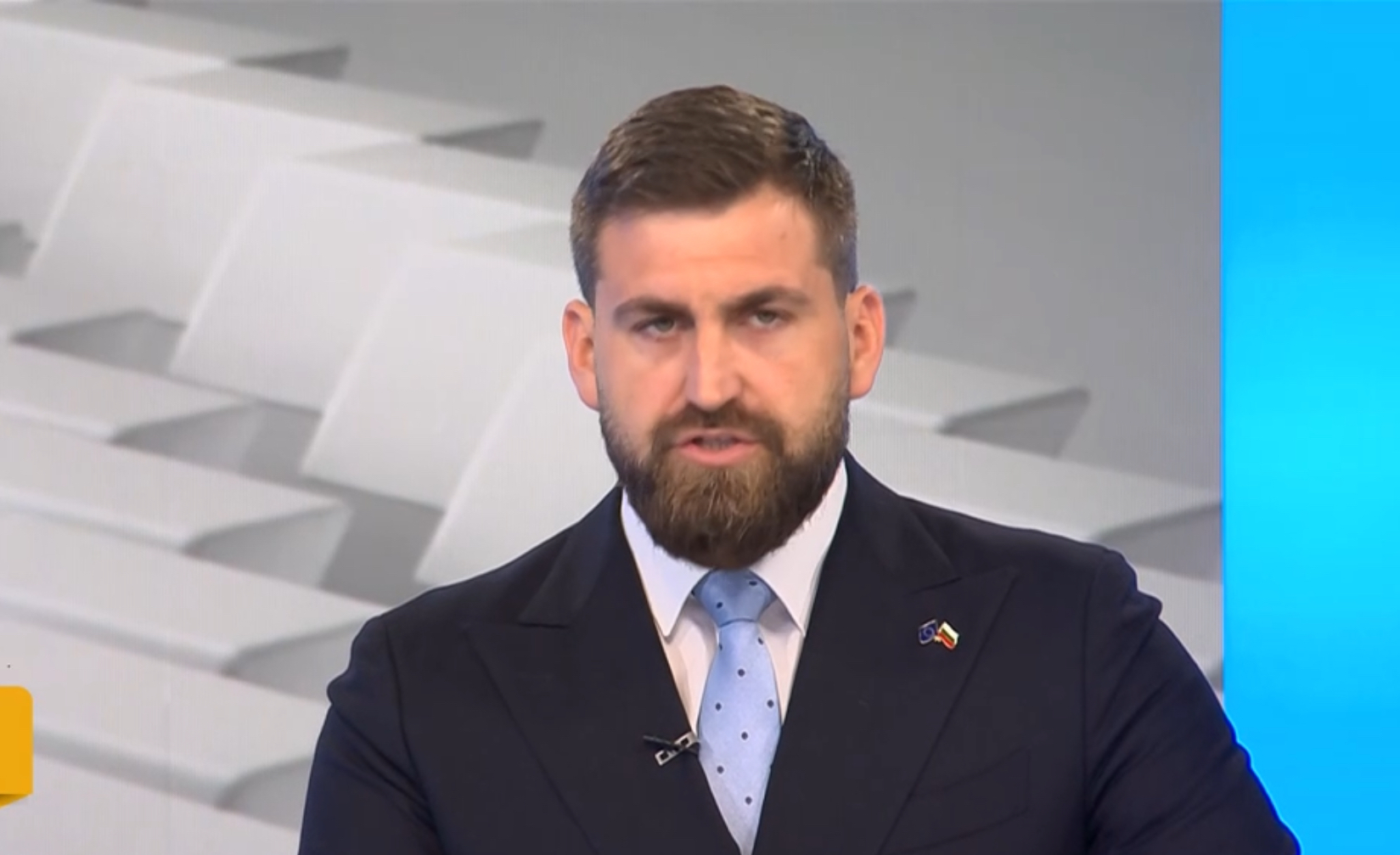 Хаос в ефир: Виктор Николаев полудя, ПП и БСП се хванаха за гушите заради 500 млрд., които...