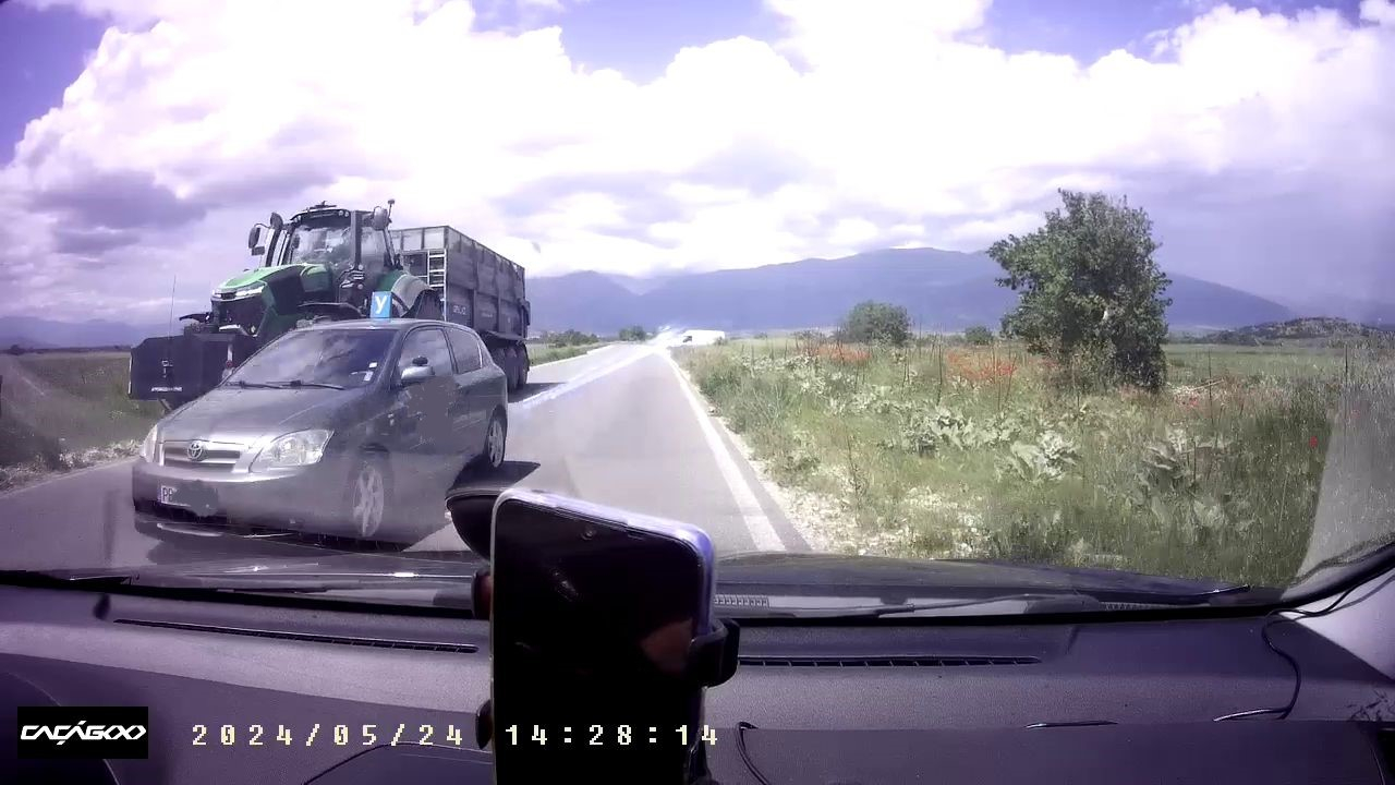 Автоинструктор смрази с маневра - и този учи децата да карат СНИМКИ