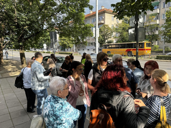 Този пловдивски учител беше обвинен в блудство, но само вижте реакцията на родителите СНИМКИ
