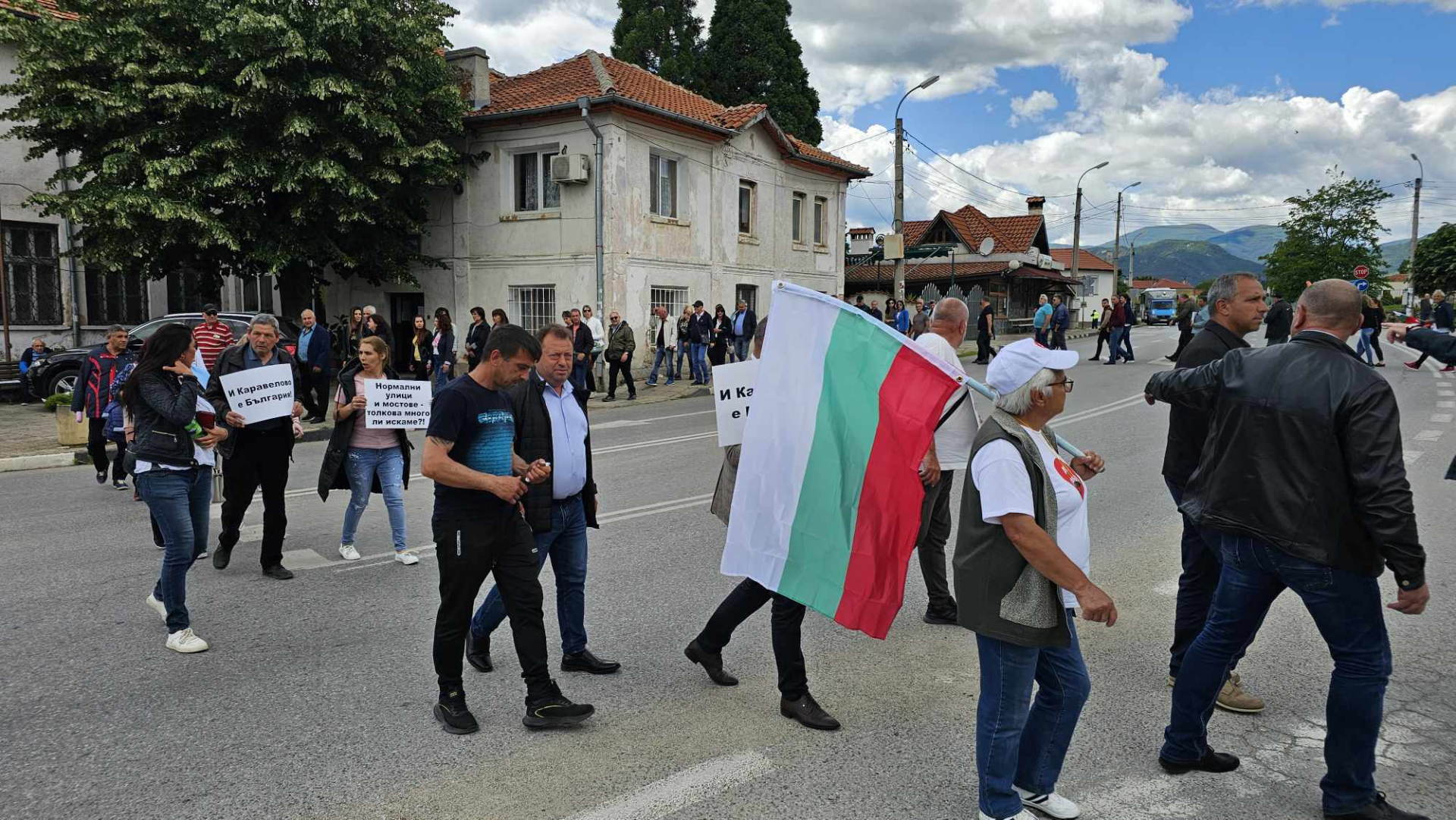 БЛИЦ TV: Хора от Подбалкана на протест, чакат 83 млн. лв. от държавата, наводнените села не са възстановени