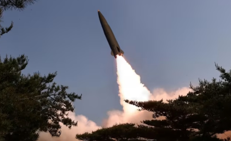 Северна Корея изстреля 10 балистични ракети, САЩ отправиха призив