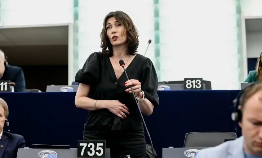 Тази българка някой ден може да промени цялата политика у нас ВИДЕО