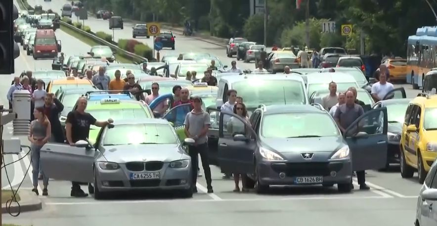Цяла България замръзна! Сензационни КАДРИ
