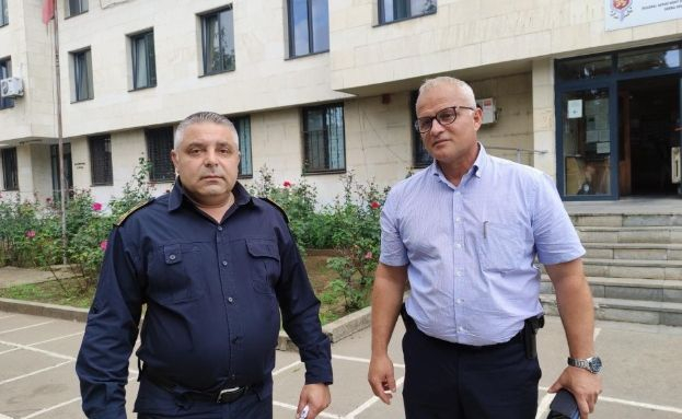 6 ареста при спецакцията във Великотърновско, тарифата - между 40 и 60 лв. за глас СНИМКИ