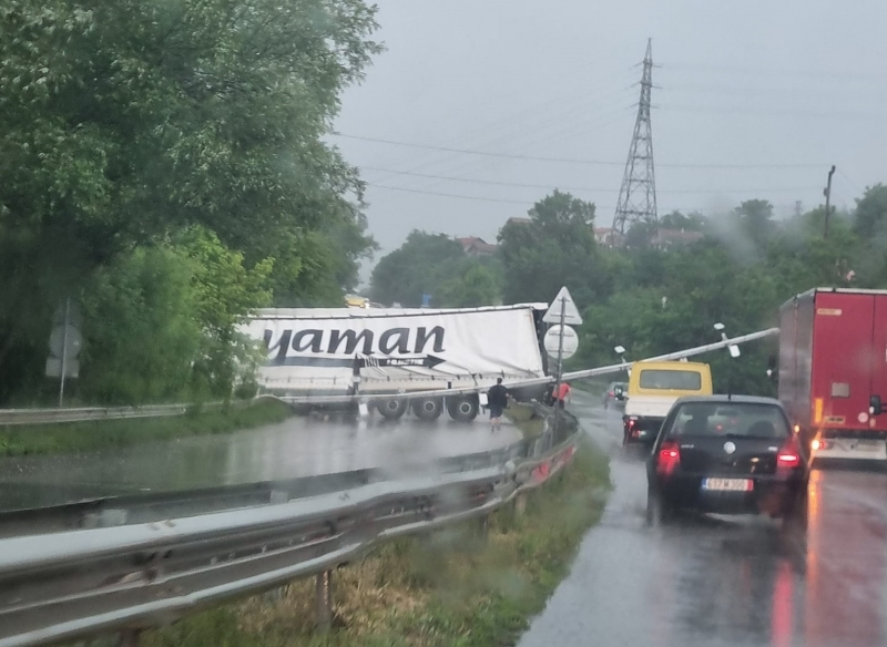 Тираджия направи голямо мазало на Е-79 СНИМКИ 