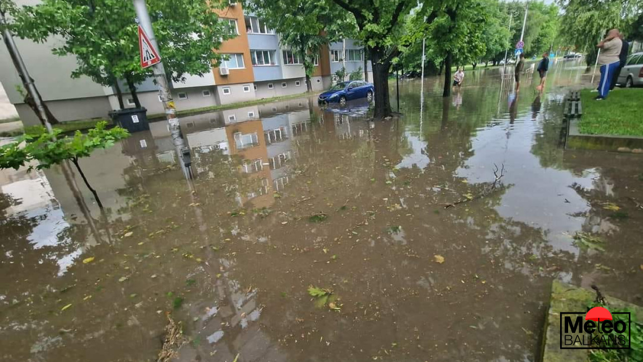 Апокалипсис удари тези места в България, всичко е бяло и под вода СНИМКИ 
