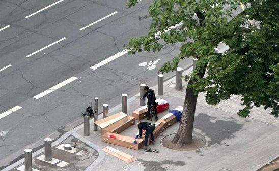 Нашенецът, закопчан в Париж заради зловеща находка край Айфеловата кула, си каза тарифата 