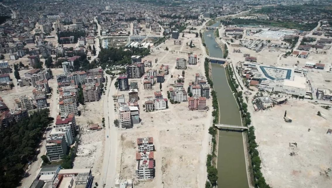 Силен трус удари Турция, усетиха го чак във... КАРТА
