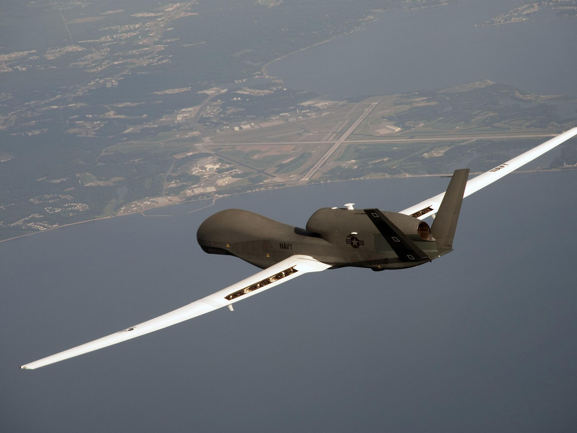 Странна аномалия с US дроновете RQ-4B Global Hawk над Черно море 