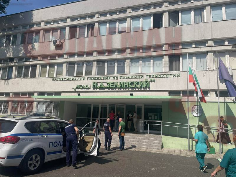 Масова евакуация заради опасността от пожар в Бургас 