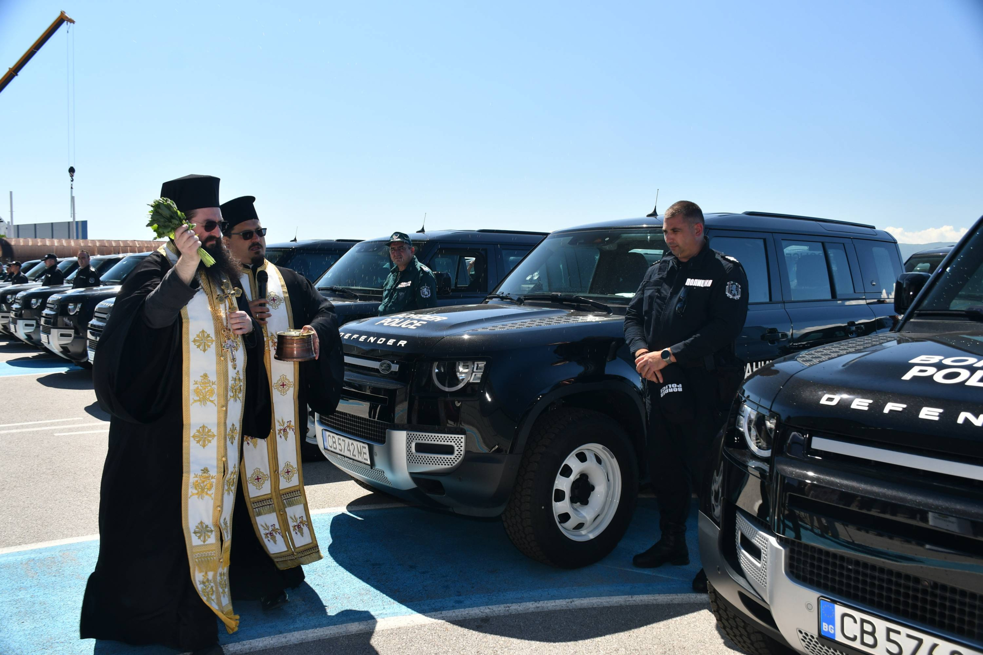 Мото-Пфое изпълни доставката на 160 автомобила Defender за Гранична полиция