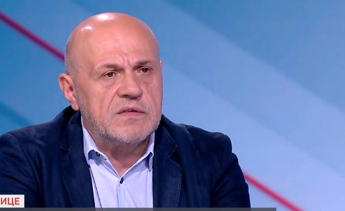 Дончев: Като спра на кръстовище и си погледна телефона, ме е страх Кирил Петков да не...