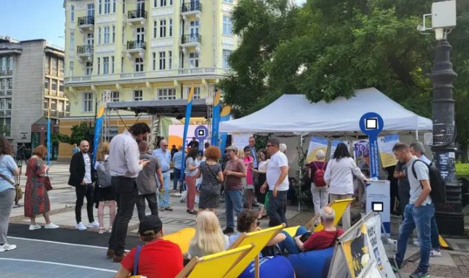 Дъно! Петков и Лена закриха кампанията пред шепа софиянци СНИМКИ 