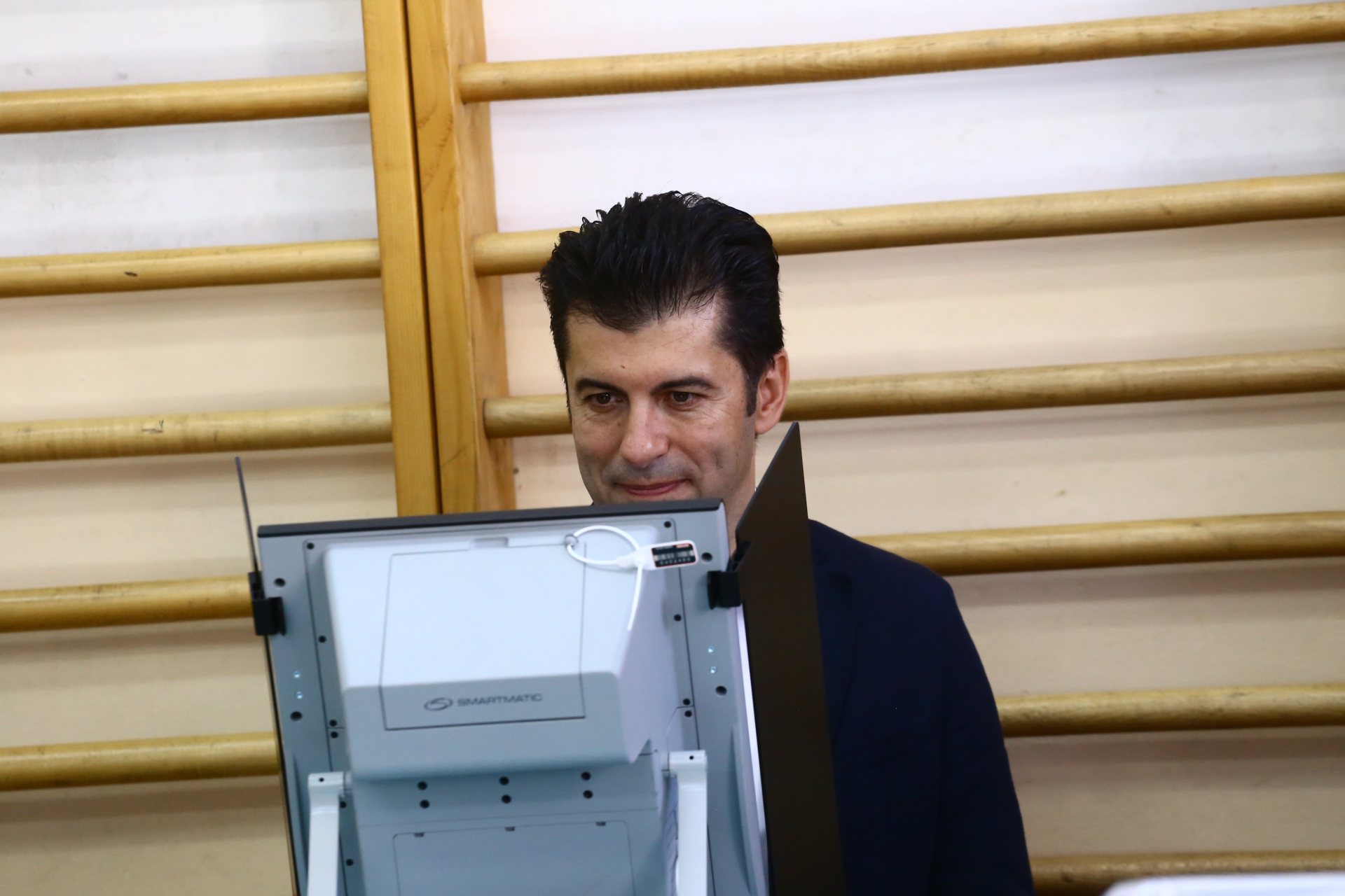 Петков хвана Линда под ръка и отиде да гласува, каза кой е най-големият му страх СНИМКИ