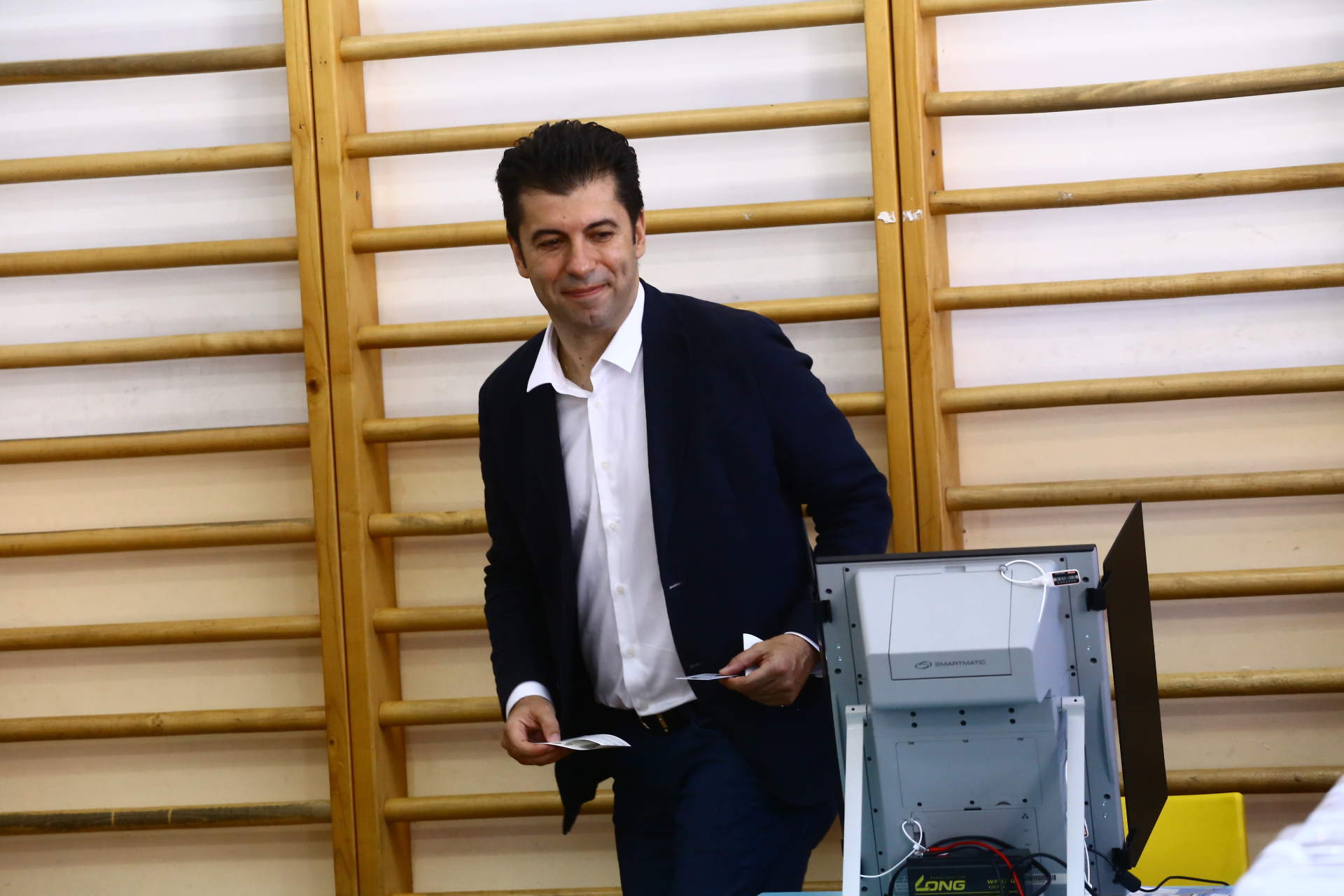 Петков хвана Линда под ръка и отиде да гласува, каза кой е най-големият му страх СНИМКИ