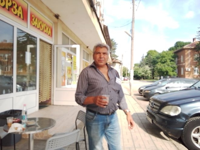 "Или плащате, или до тука". Скандални твърдения на избирател в печално известно село