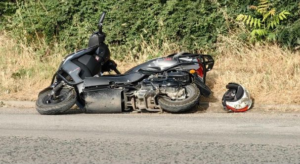 Тежка катастрофа в Бургаско с моторист