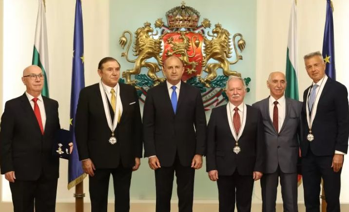 Тунингованата група ли ще пълни с кеш бъдещия проект на Радев