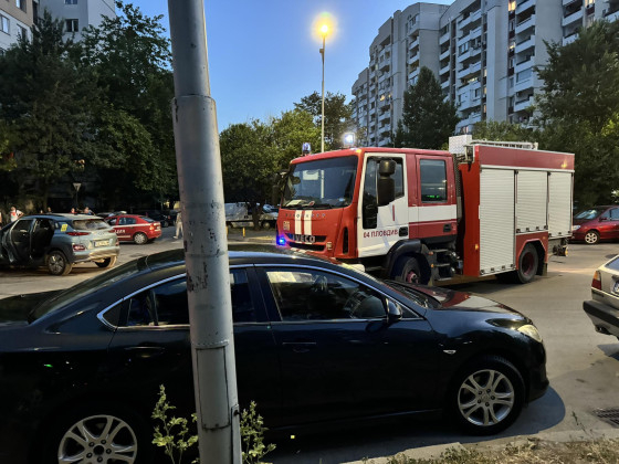 Адско меле между джип и такси в Пловдив СНИМКИ
