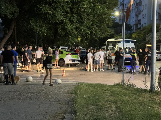 Адско меле между джип и такси в Пловдив СНИМКИ