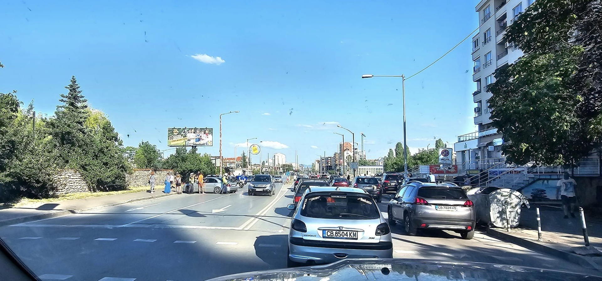 Истински екшън с баровец с "Мерцедес" в "Люлин" СНИМКА 