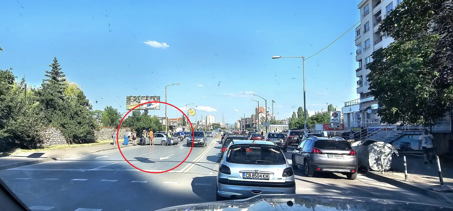 Истински екшън с баровец с "Мерцедес" в "Люлин" СНИМКА 