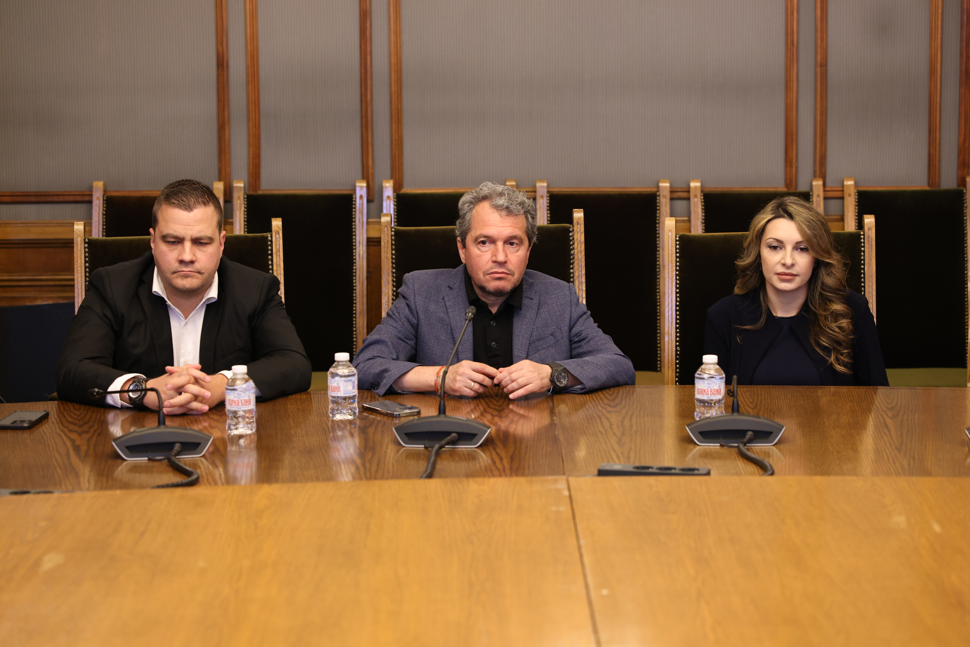 ИТН пече голяма бомба, ще взриви НС до минути