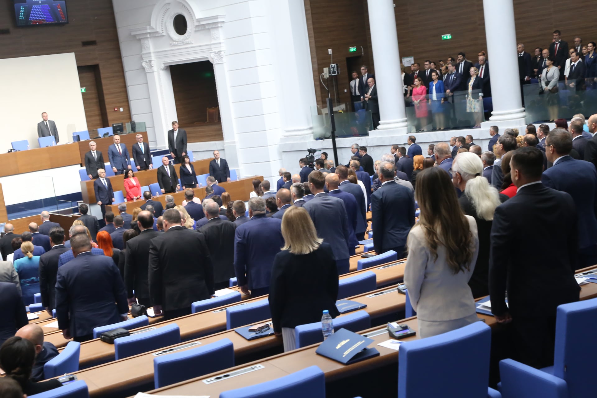 Извънредно: Фалстарт и при рестарта на парламента