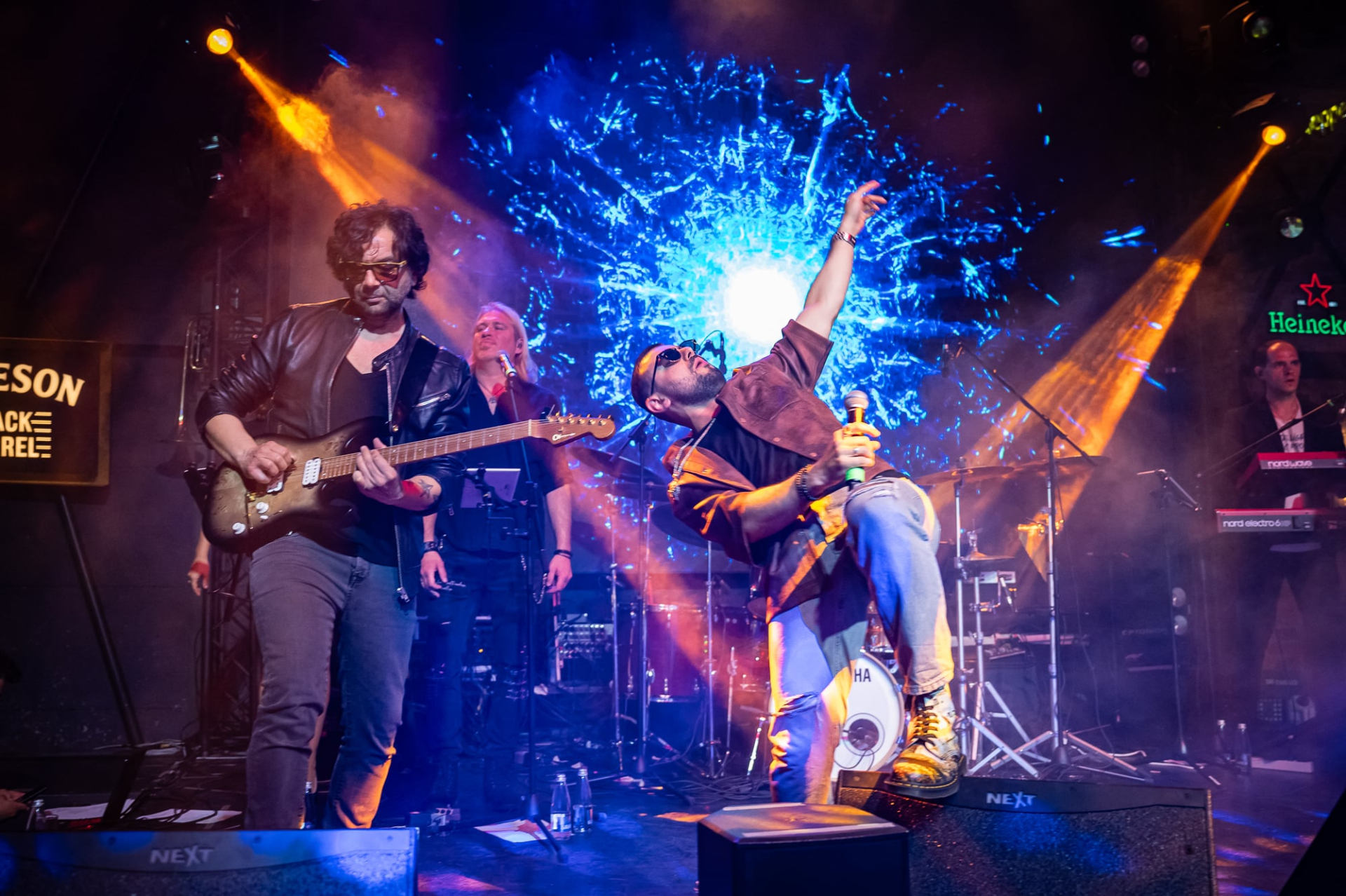 Intelligent Music Project задмина Бон Джоуви в класация