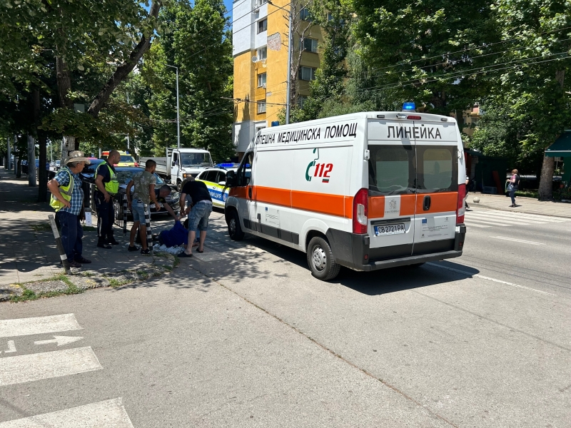 Врачани в потрес! Мъж падна на улицата и започна да се гърчи неистово СНИМКИ