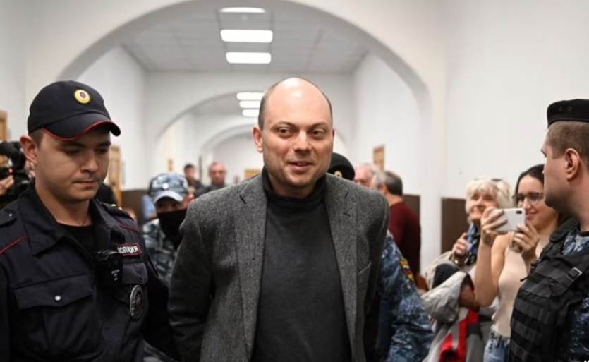 Наказаха с по-сурови затворнически условия критик на Кремъл