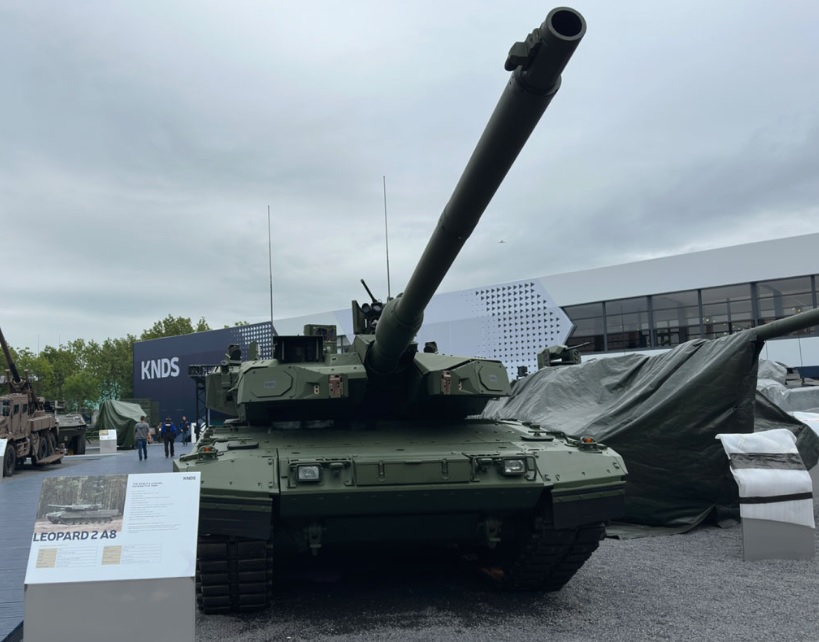 Показаха новия танк Leopard 2A8 СНИМКИ