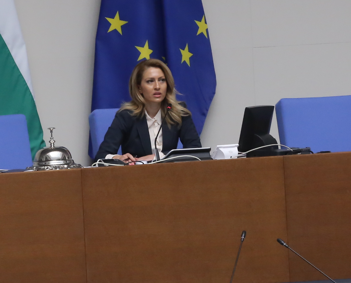 Рая Назарян: Свиквам извънредно парламента, ако се случи това! 