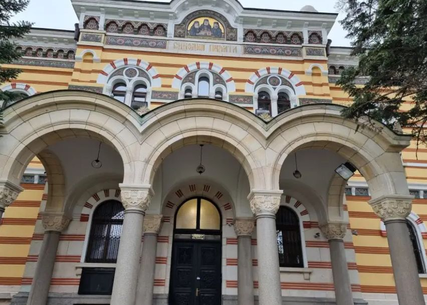 Синодът реши: Това са тримата претенденти за нов патриарх 