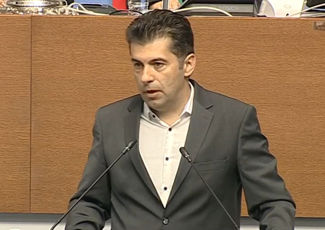 Грозен скандал в парламента заради Христо Иванов, вече е аут! СНИМКИ