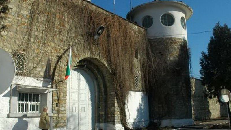 България е в смут: Сериен убиец разстрелва собственици на микробуси