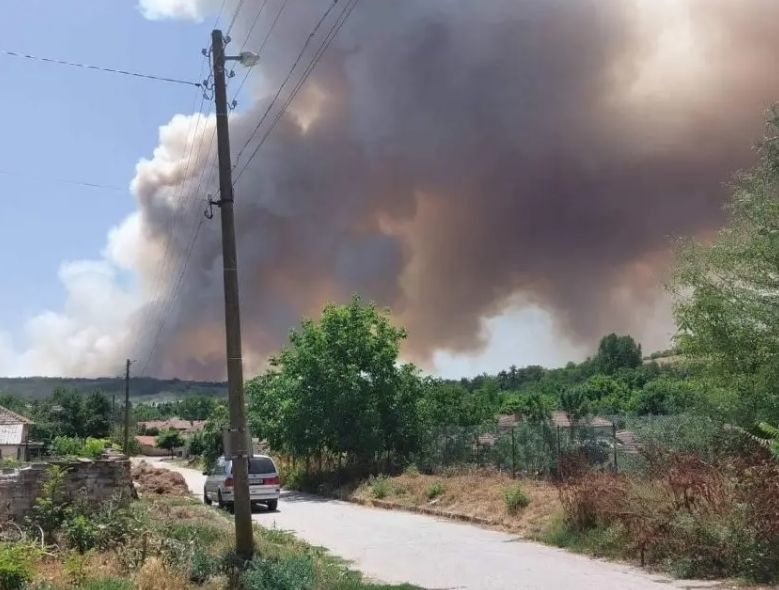 Нов голям пожар в България, тук гори за втори път СНИМКИ