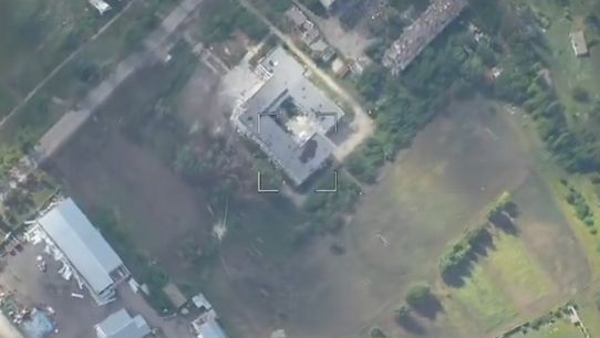 Русия пак хвърли чудовищната бомба ФАБ-3000 над Украйна, тя даде дефект 