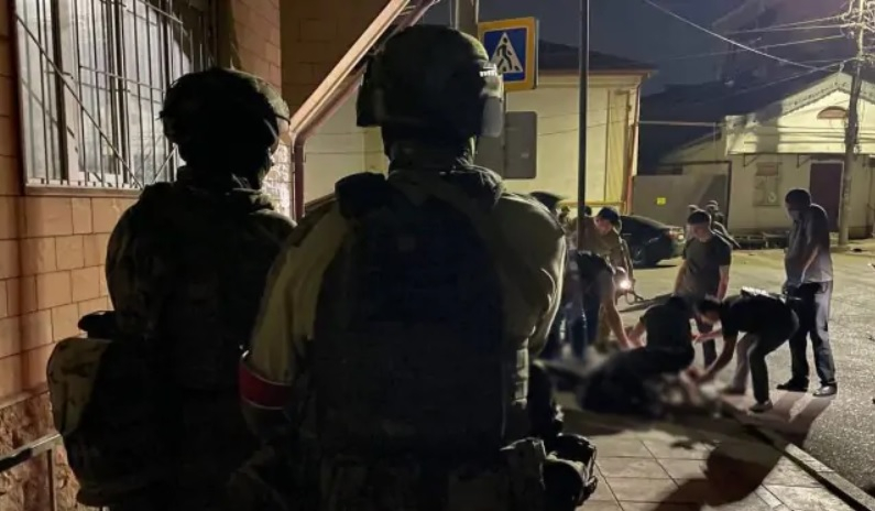 Подробности за кървавите атаки в Дагестан, има много убити полицаи и нападатели СНИМКИ