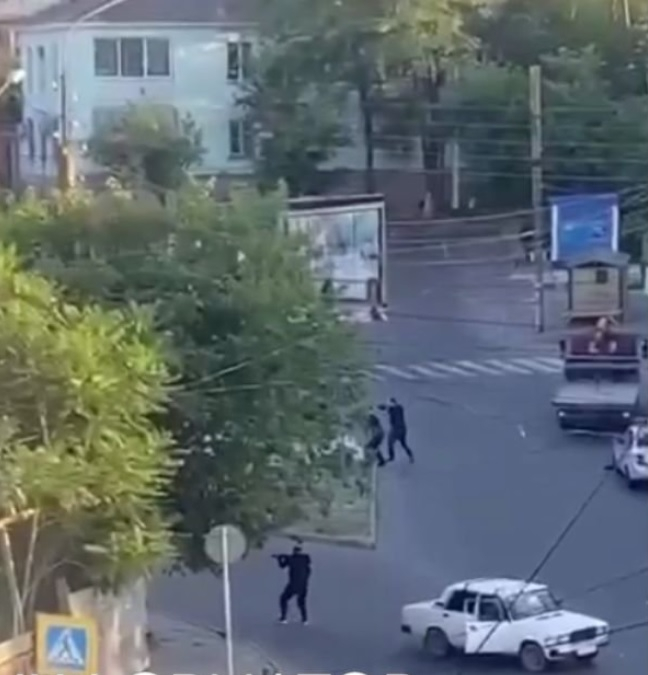 Подробности за кървавите атаки в Дагестан, има много убити полицаи и нападатели СНИМКИ
