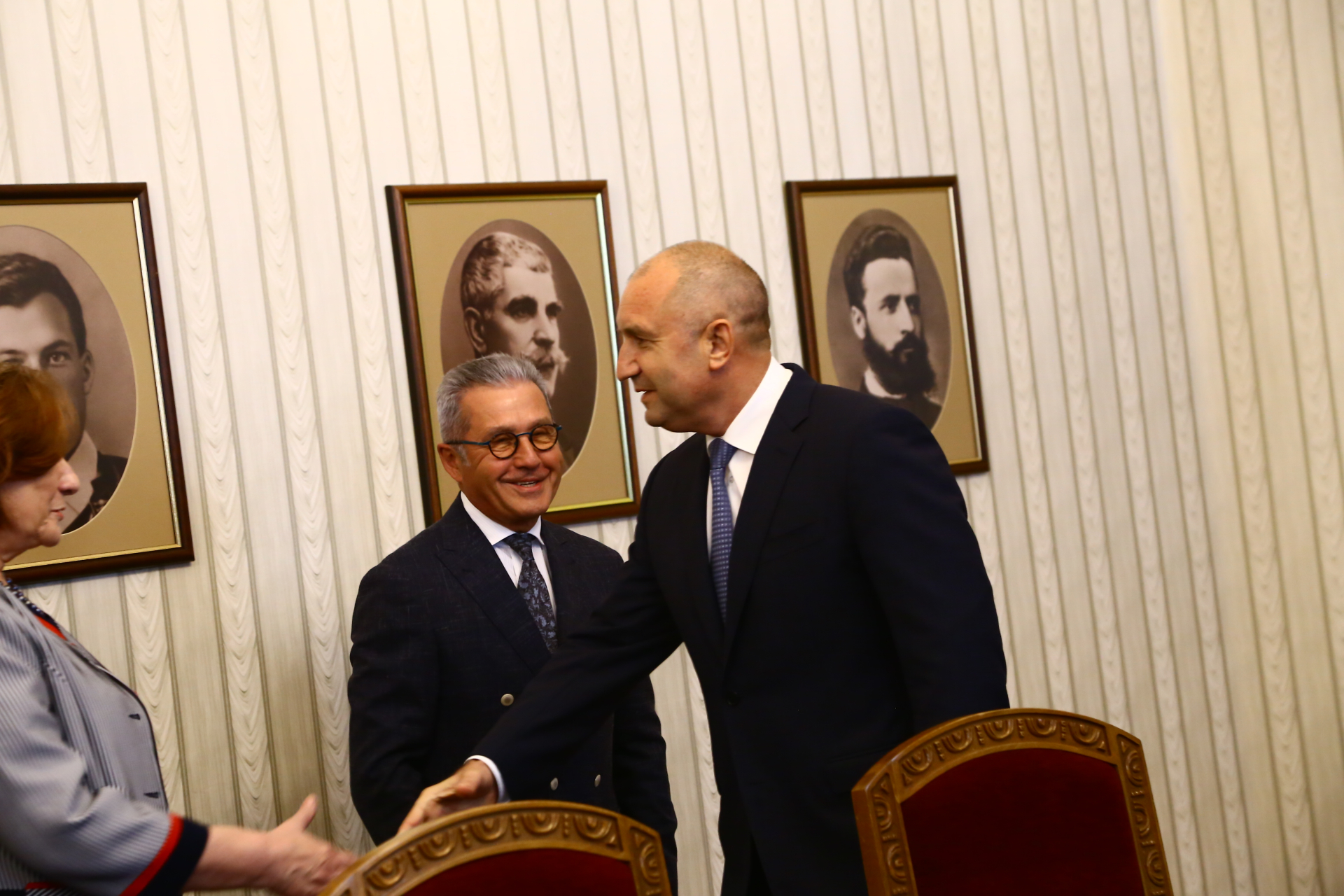 Рунд втори: ДПС хвърли ръкавицата на Радев, а пък той...