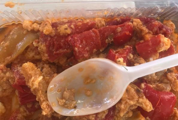 Перничанка си купи миш-маш, отвори кутията и побесня СНИМКА 