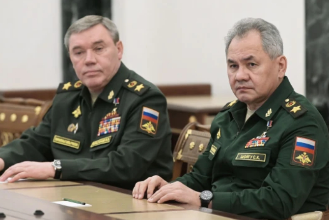 Съдът в Хага издаде заповеди за арест на висши руски генерали