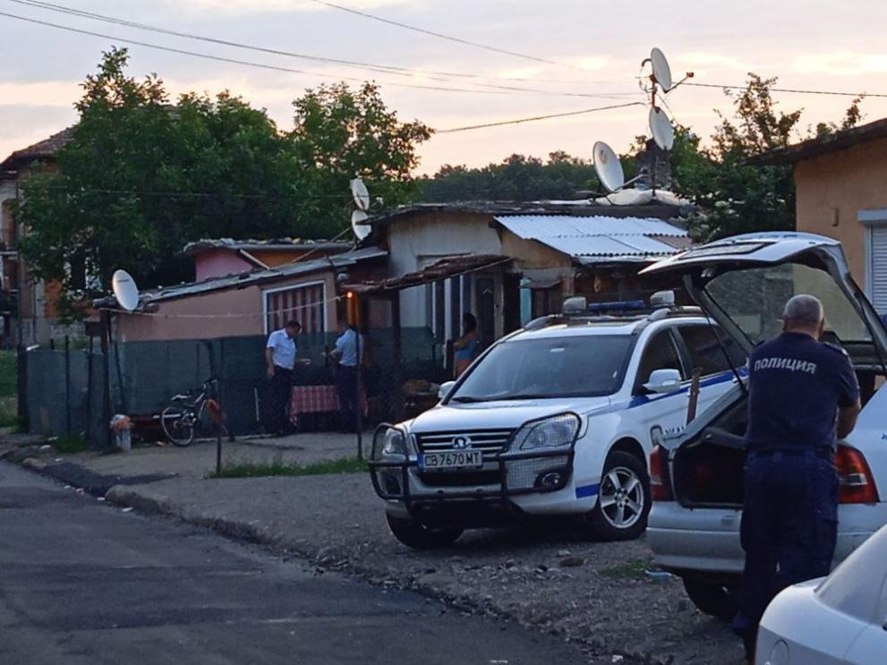 В Перник почерня от полиция, ченгета тарашат наред СНИМКИ