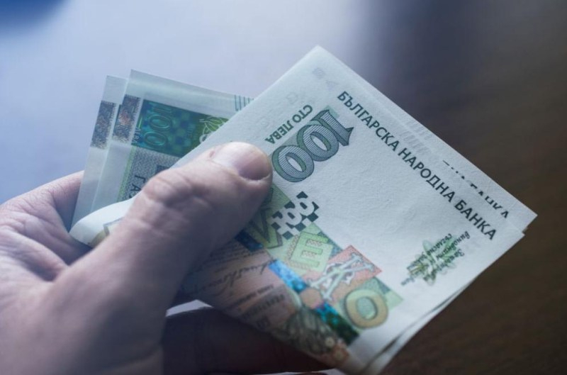 Млада майна плати 7 бона такса "спокойствие", ето на кого 