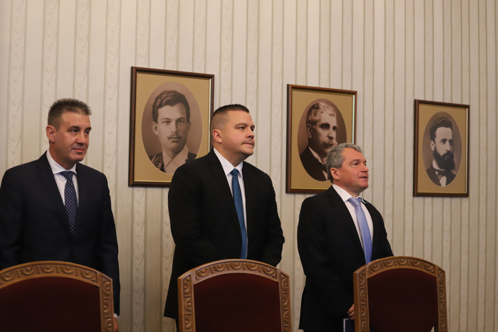Радев затапи ИТН с питане, а Тошко Йорданов го контрира с предложение СНИМКИ