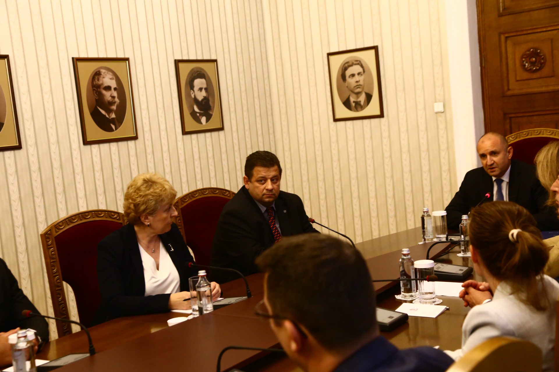 Радев шокира лидера на „Величие“ като за последно, Марков хапе устни СНИМКИ
